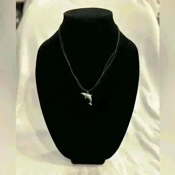 Dolphin necklace - Picture 1 of 4